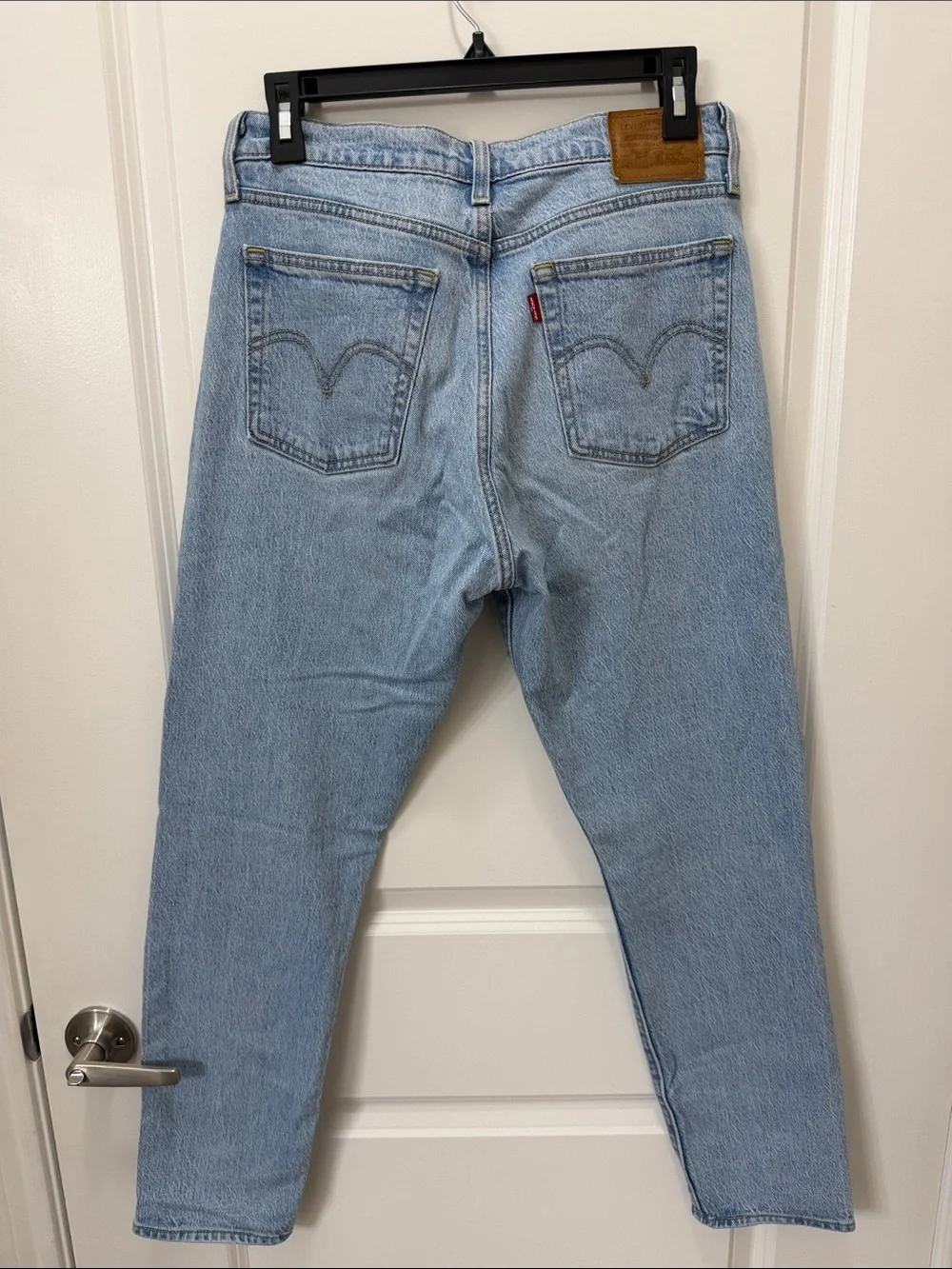 High-Rise Light Blue Women's Jeans — Straight Crop